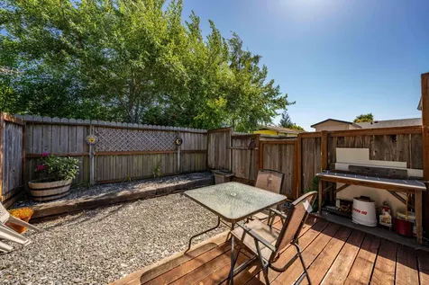 542 Pacific Avenue Brookings OR 97415