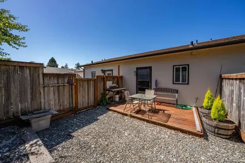 542 Pacific Avenue Brookings OR 97415
