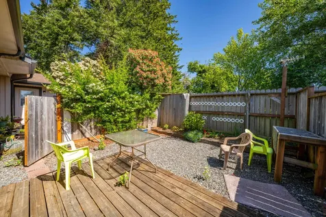 542 Pacific Avenue Brookings OR 97415