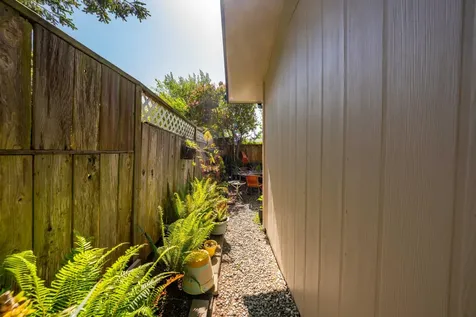 542 Pacific Avenue Brookings OR 97415