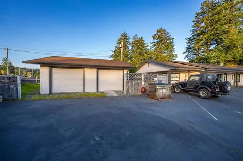 542 Pacific Avenue Brookings OR 97415