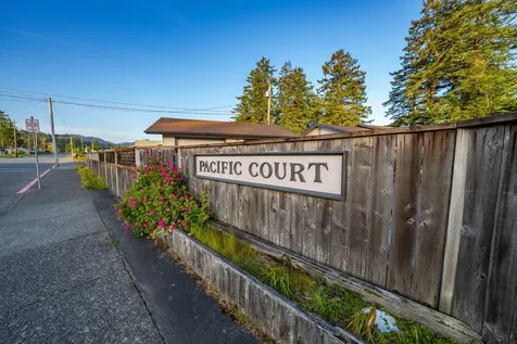 542 Pacific Avenue Brookings OR 97415