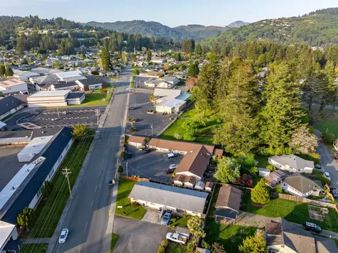 542 Pacific Avenue Brookings OR 97415