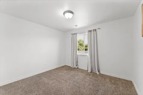 3775 Sidney Way Medford OR 97504