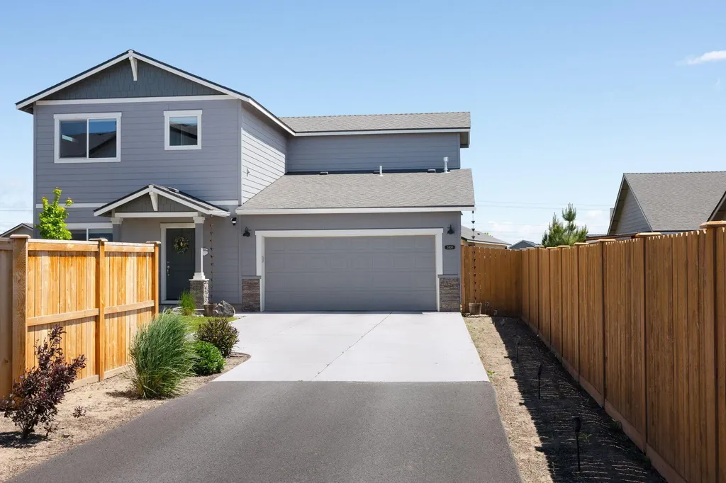3400 NW 11th Court Redmond OR 97756