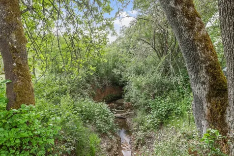 441 Tunnel Road Glendale OR 97442
