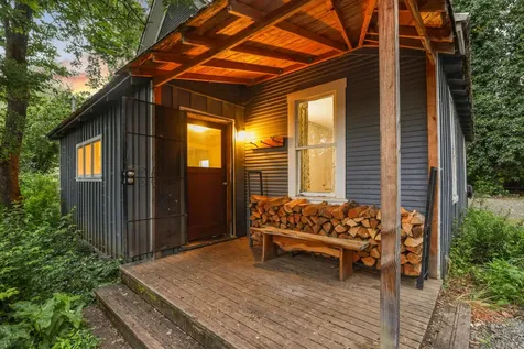 441 Tunnel Road Glendale OR 97442