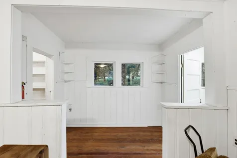 441 Tunnel Road Glendale OR 97442