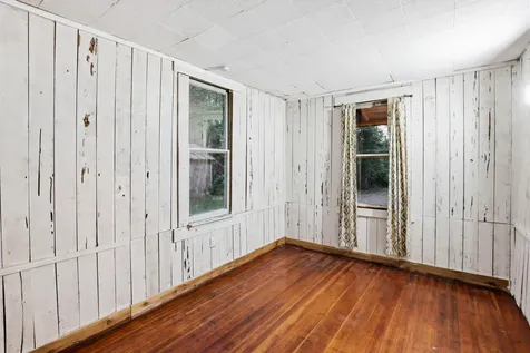 441 Tunnel Road Glendale OR 97442