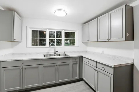 441 Tunnel Road Glendale OR 97442