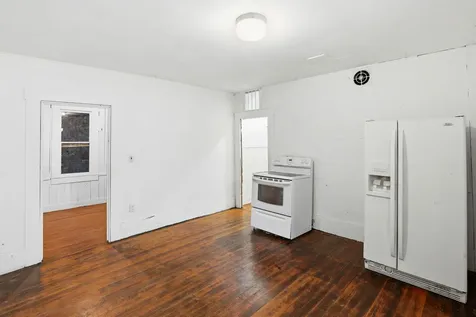 441 Tunnel Road Glendale OR 97442