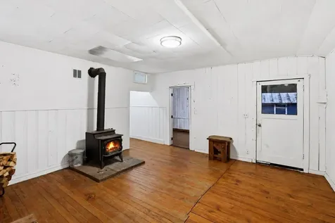 441 Tunnel Road Glendale OR 97442