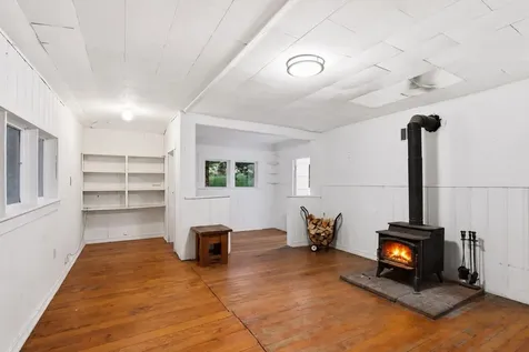 441 Tunnel Road Glendale OR 97442