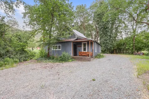 441 Tunnel Road Glendale OR 97442