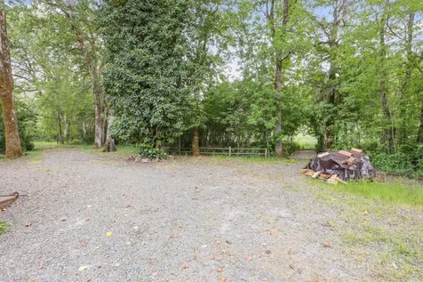 441 Tunnel Road Glendale OR 97442