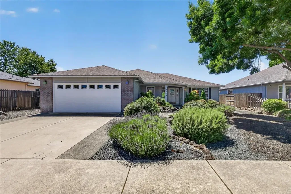 2618 Rabun Way Central Point OR 97502