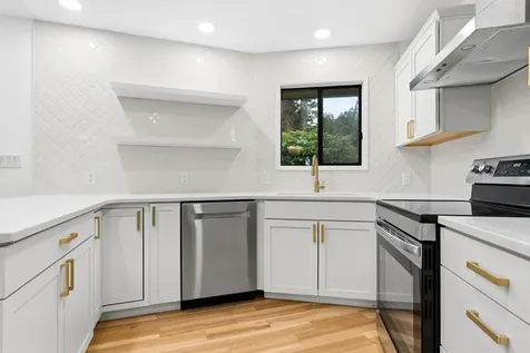 95708 Horton Lane Brookings OR 97415