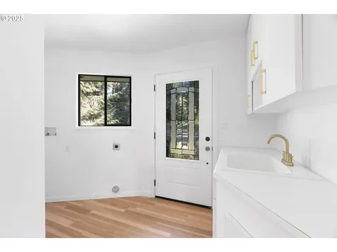 95708 Horton Lane Brookings OR 97415