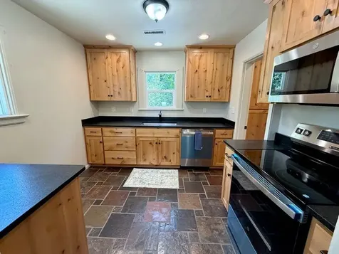377 Pelton Lane Gold Hill OR 97525