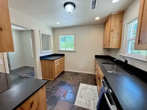 377 Pelton Lane Gold Hill OR 97525