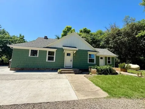 377 Pelton Lane Gold Hill OR 97525