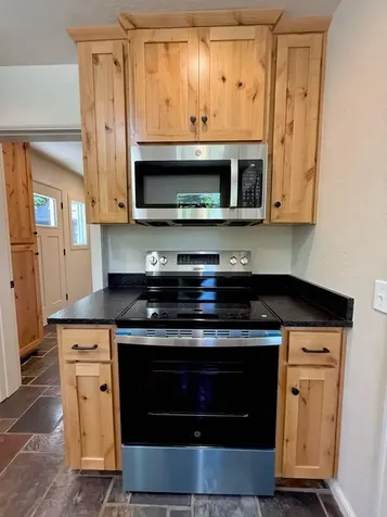 377 Pelton Lane Gold Hill OR 97525