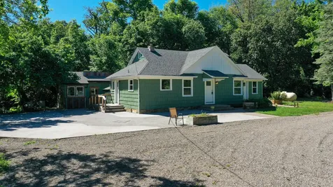 377 Pelton Lane Gold Hill OR 97525