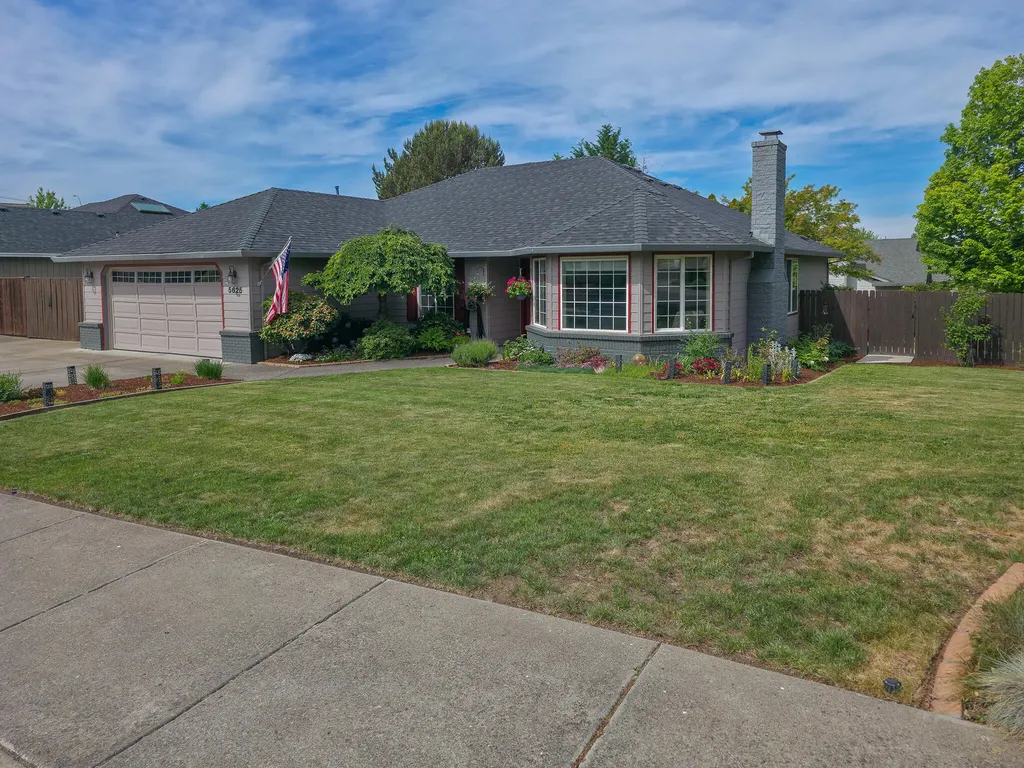 5625 Cherry Lane Medford OR 97504