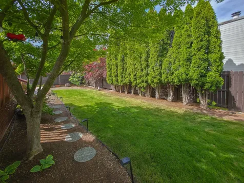 5625 Cherry Lane Medford OR 97504