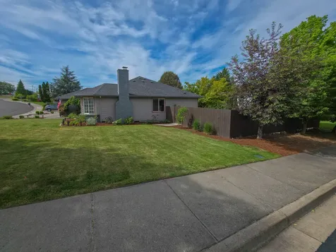 5625 Cherry Lane Medford OR 97504