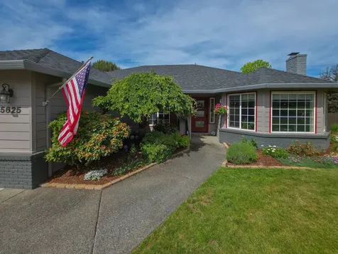 5625 Cherry Lane Medford OR 97504