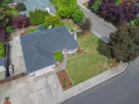 5625 Cherry Lane Medford OR 97504