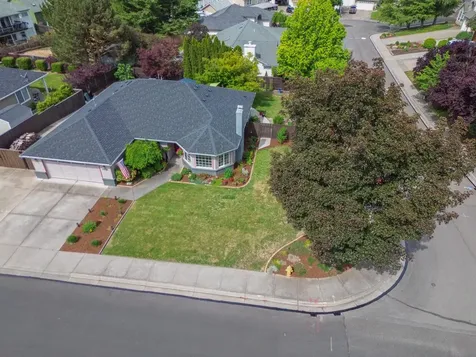 5625 Cherry Lane Medford OR 97504