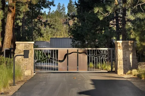 19472 Pine Drive Bend OR 97702