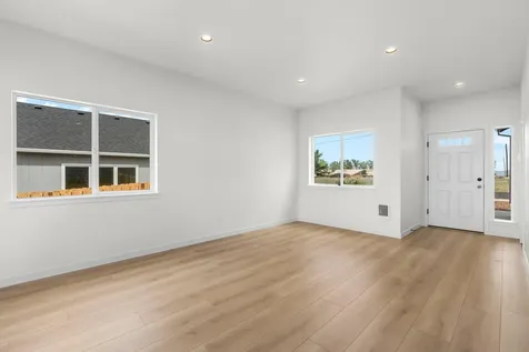 510 SW 6th Street Metolius OR 97741