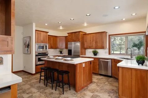 2590 NW Foley Court Bend OR 97703