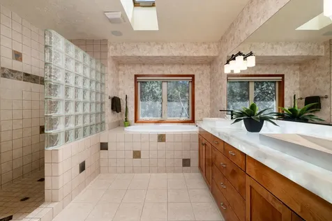 2590 NW Foley Court Bend OR 97703