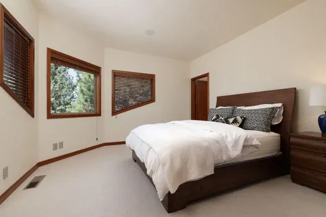 2590 NW Foley Court Bend OR 97703