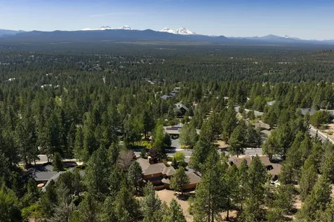 2590 NW Foley Court Bend OR 97703