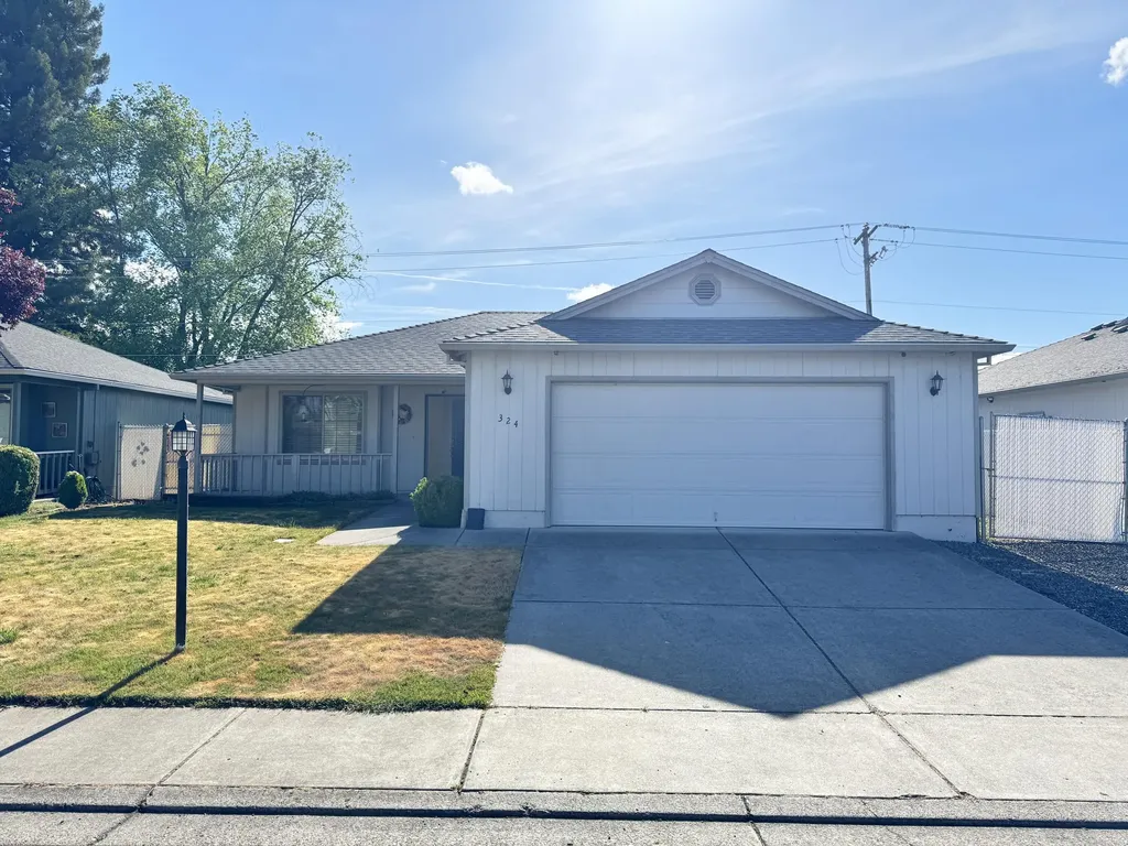 324 Sandi Way Eagle Point OR 97524