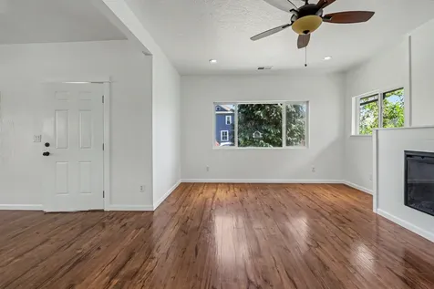 516 S Grape Street Medford OR 97501