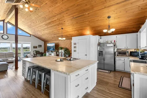 4050 SW Highland Avenue Redmond OR 97756