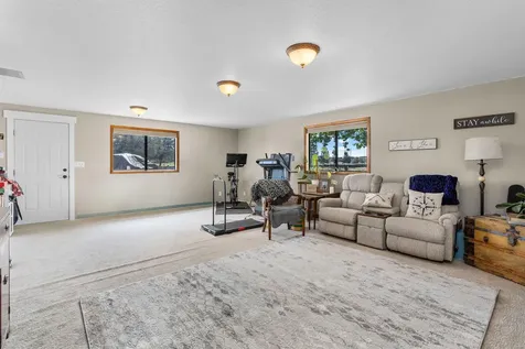 4050 SW Highland Avenue Redmond OR 97756