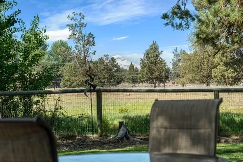 4050 SW Highland Avenue Redmond OR 97756