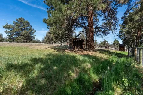 4050 SW Highland Avenue Redmond OR 97756