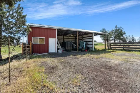 4050 SW Highland Avenue Redmond OR 97756