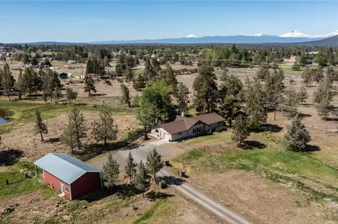 4050 SW Highland Avenue Redmond OR 97756