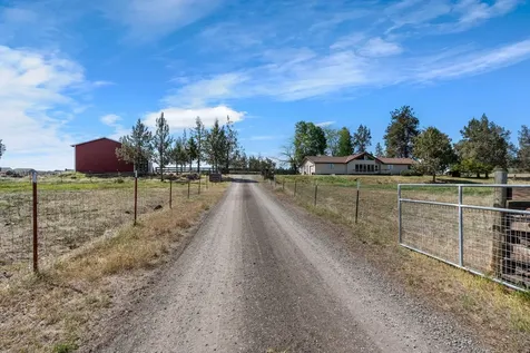 4050 SW Highland Avenue Redmond OR 97756