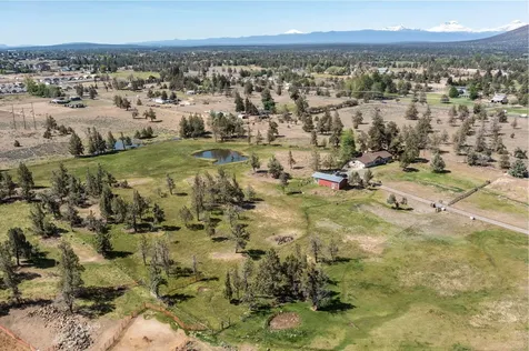 4050 SW Highland Avenue Redmond OR 97756