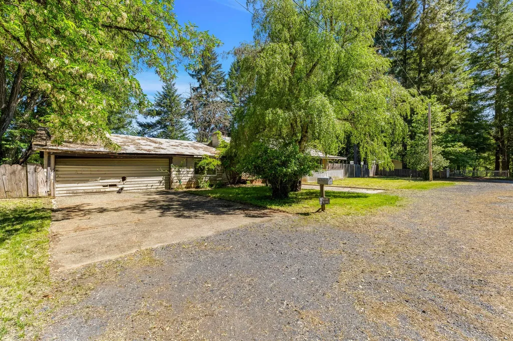 337 S Kerby Avenue Cave Junction OR 97523